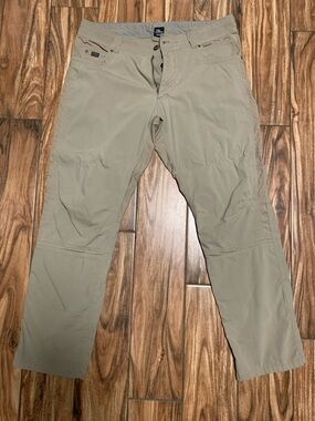 Kuhl | Sz 36x32 Radikl khaki pants - like new